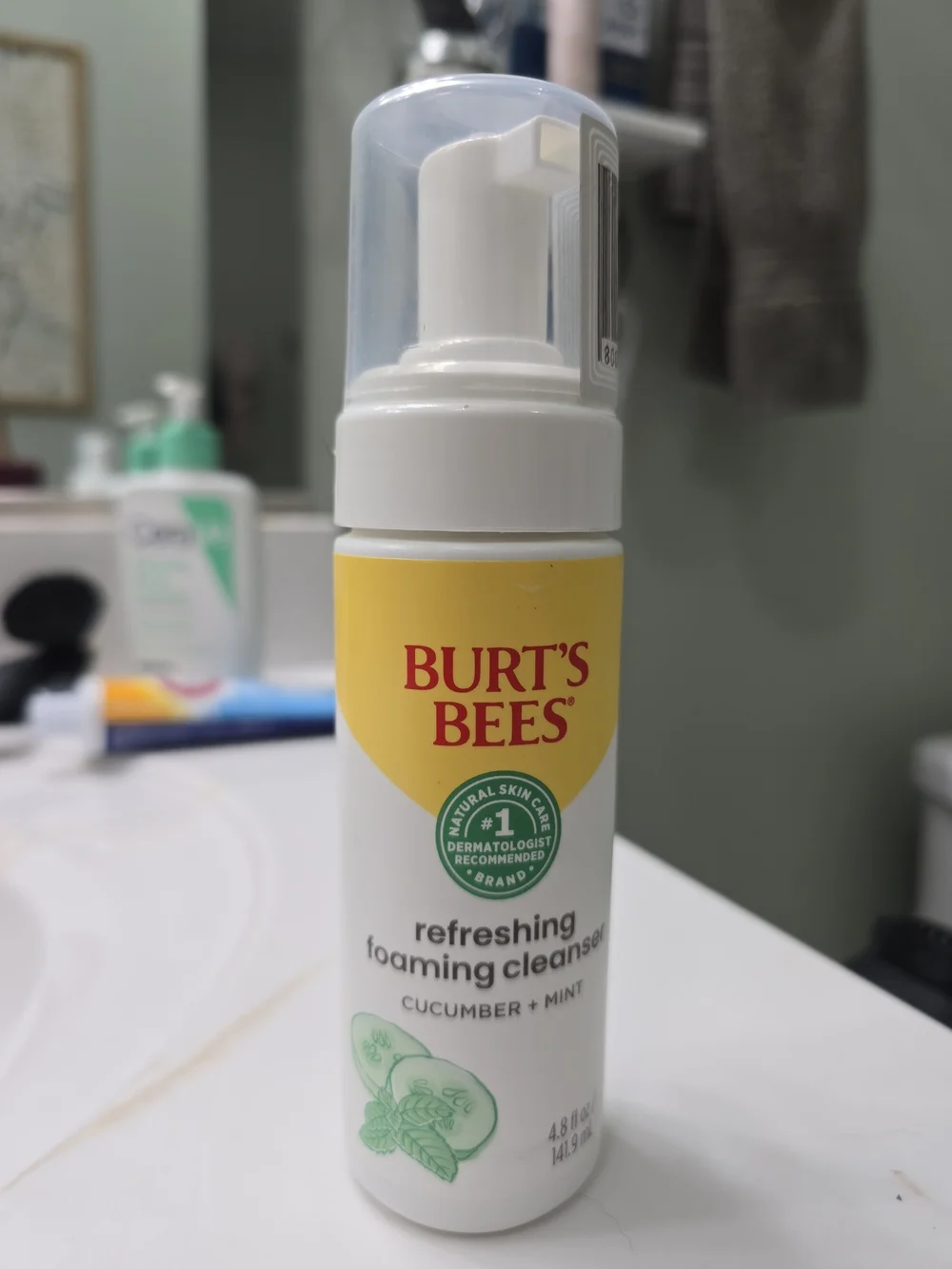 Burt's Bees White & Yellow Refreshing Cucumber + Mint Foaming Cleanser